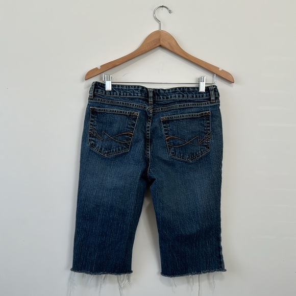 Faded Glory Stretch Flare Bermuda Women’s Bermuda Denim Shirt size 12 petite - Picture 2 of 11